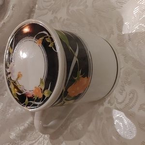 5/$20 Teacup with Lid